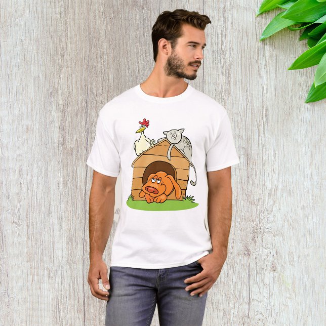 Funny Cartoon Dog Cat and Chicken on Doghouse T-Shirt (Von Creator hochgeladen)