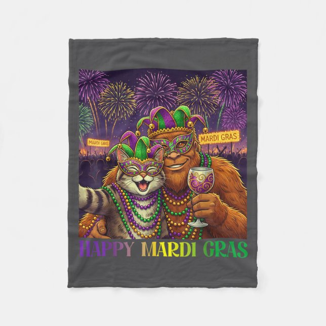 Funny Cat Bigfoot Selfie Mardi Gras Carnival Party Fleecedecke (Vorderseite)