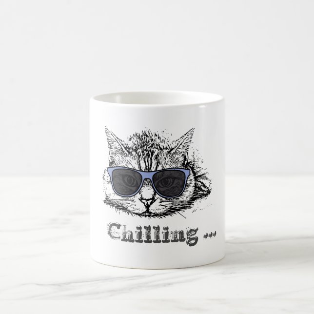 Funny Cat Chilling mit Niedlicher Sonnenbrille Kaffeetasse (Mittel)