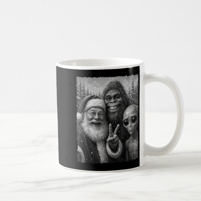 Funny Cat Christmas Bigfoot Alien Santa Snow Selfi Kaffeetasse (Rechts)