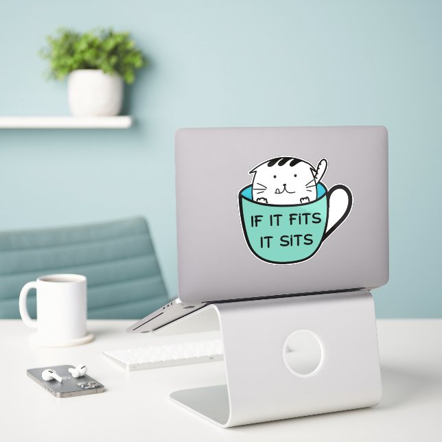 Funny Cat in a Mug Sticker (Laptop auf Schreibtisch)