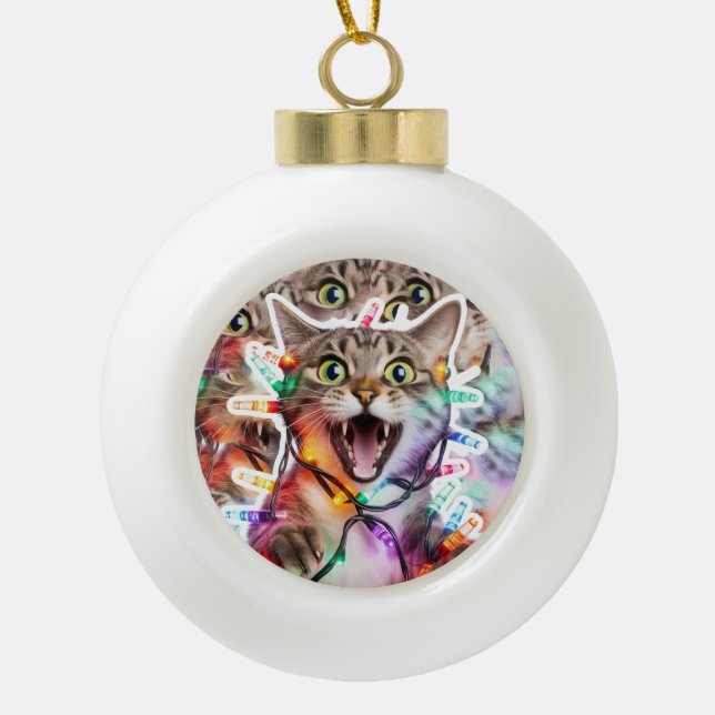 Funny Cat in Lights Holiday Keramik Kugel-Ornament (Vorderseite)