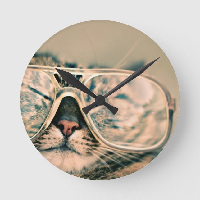 Funny Cat mit Brille Runde Wanduhr (Vorderseite)