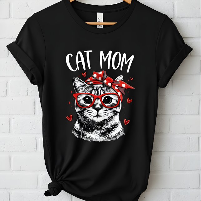 Funny Cat Mom with Glasses & Bandana Women's  T-Shirt (Von Creator hochgeladen)
