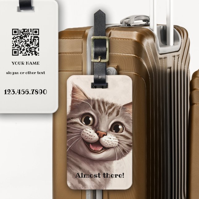 Funny Cat QR Code Gepäckanhänger (Cute luggage tag featuring an illustration of a kitty having a lot of fun. With QR code template )