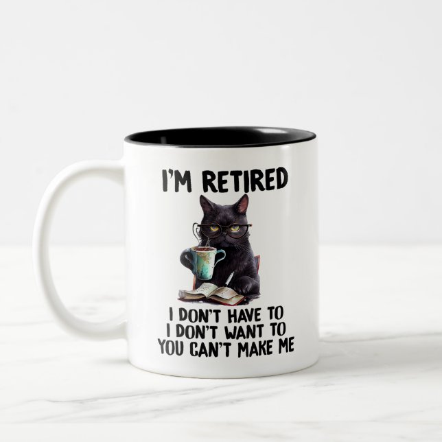 Funny Cat Remüde 2025 Funny Retirement 2025 Zweifarbige Tasse (Links)