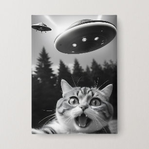 Funny Cat Selfie mit UFO Alien Drones Button