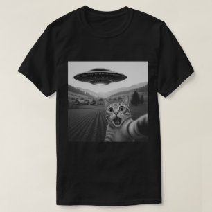 Funny Cat Selfie mit UFO, Alien Spaceship & Kitty T-Shirt