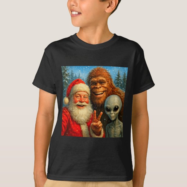 Funny Cat Selfie With Santa Claus &amp; Bigfoot Me T-Shirt (Vorderseite)