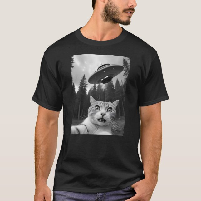 Funny Cat Selfie with UFO Alien T-Shirt (Vorderseite)