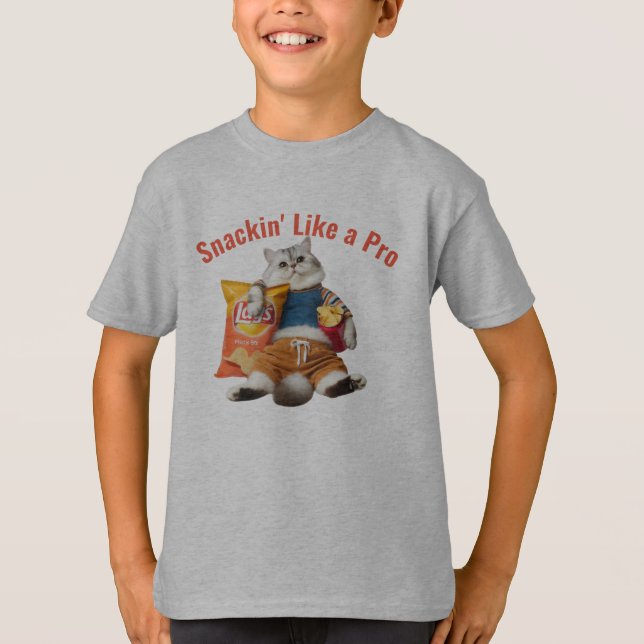 Funny Cat Snackin' like a Pro T-Shirt (Vorderseite)