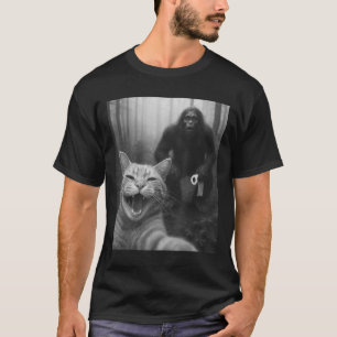 Funny Cat überrascht glücklich Selfie mit Bigfoot T-Shirt