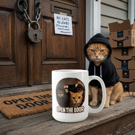 Funny Cats in Hoodies Open The Door Kaffeetasse