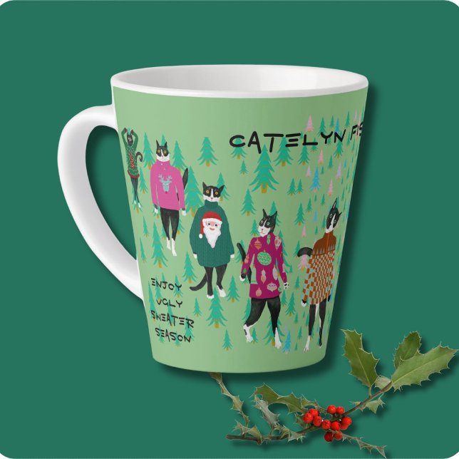 Funny Cats in Ugly Christmas Sweaters grün Milchtasse (Tuxedo cats model ugly Christmas sweaters on the cat walk on this funny personalized cat lover mug)