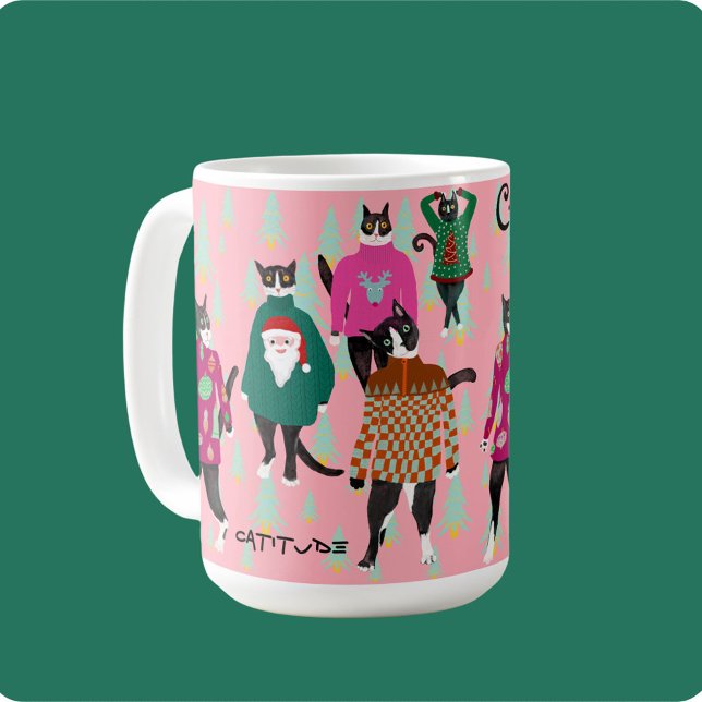 Funny Cats in Ugly Christmas Sweaters Pink Custom Kaffeetasse (Funny tuxedo cats stroll the catwalk in their ugly Christmas sweaters funny personalized gift mug)