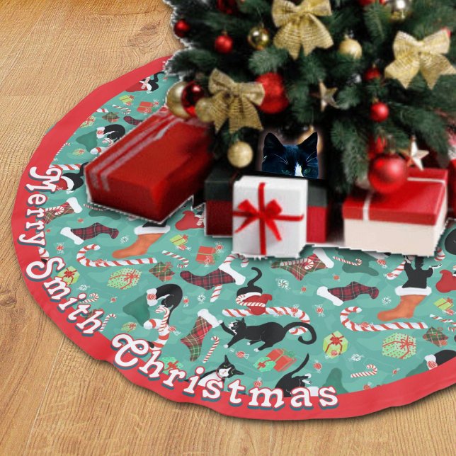 Funny Cats Weihnachts-Strümpfe Brushed Polyester T Weihnachtsbaumdecke (Funny cat raids the Christmas Stockings. A personalized Christmas Tree skirt for cat lover families)