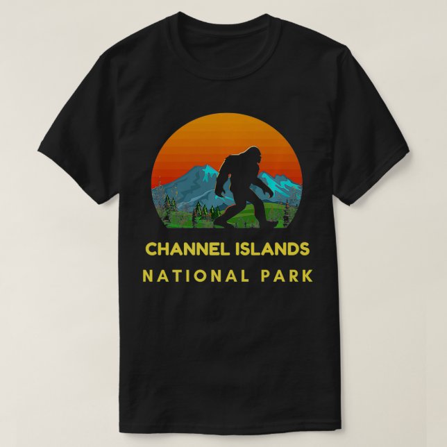 Funny Channel Islands National Park Bigfoot Hiking T-Shirt (Design vorne)