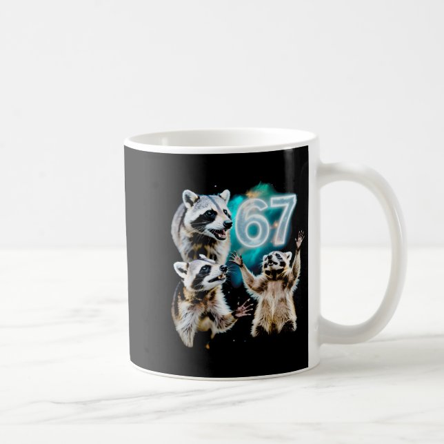 Funny Chaotic Raccoon Howling At 67 Cosmic Six Sev Kaffeetasse (Rechts)