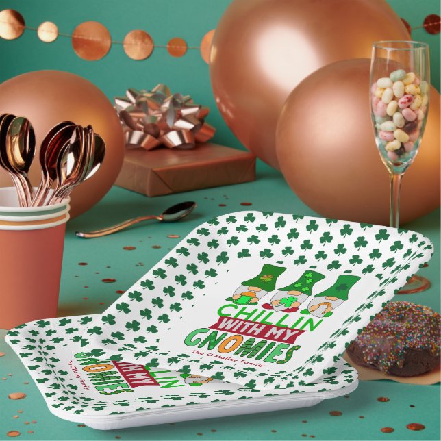Funny Chillin mit My Gnomies St Patricks Day Pappteller (Multi)