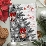 Funny Christmas Card Kinder Familienjunges Fotos T Feiertagskarte<br><div class="desc">Senden Sie Ihr Bestes in dieser Urlaubssaison mit einem Funny Christmas Card Kinder Familienjunges Fotos für 2 Teens! Wo die Baumgipfel glisten und die Teens zuhören... absolut nichts! Personalisieren Sie die Foto-Ornamente auf dem Schwarz-Weiß-Baum und die schlichte trendige Typografie auf der Rückseite. Wenn eine lustige und einzigartige Weihnachtskarte auf der...</div>