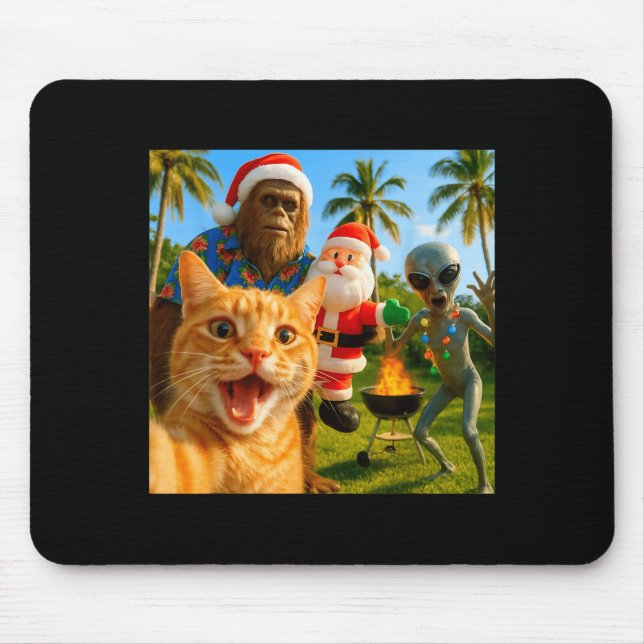 Funny Christmas Cat Selfie With Bigfoot &amp; Alie Mousepad (Vorne)