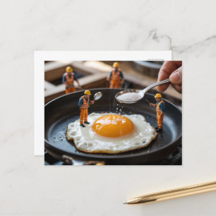 Funny Construction Workers reparieren Eier Postkarte