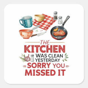 Funny Cooking Zitat mit Utensid Quadratischer Aufkleber