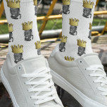 Funny Crown Foto Socken<br><div class="desc">Machen Sie ein Statement zu diesem Vatertag, Geburtstag oder Weihnachten mit diesen ultra-lustigen und ultra-einzigartigen Kronsocken! Wir garantieren, dass Vater sich freuen, wenn er dieses unglaublich witzig, einmalige Geschenk sieht. Was diese Socken überlegen macht, ist nicht nur ihr Komfort und ihre Haltbarkeit, sondern auch ihr Aussehen - ein maßgeschneidertes Foto...</div>