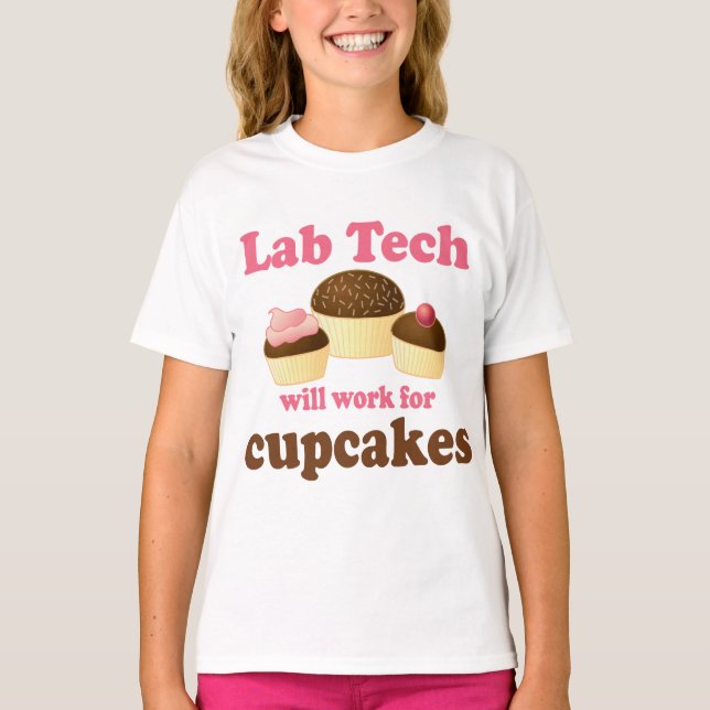 Funny Cupcakes Design Labrador Tech T-Shirt (Vorderseite)