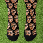 Funny Custom Face Foto Crew Socken<br><div class="desc">Funny Custom Gesicht Crew Socken personalisiert mit einem Foto. Laden Sie einen Ausschnitt des Gesichts mit einem transparenten Hintergrund hoch und er wird automatisch auf beiden Seiten über die Socken repliziert. Um den Cut-Out zu machen, können Sie jede mobile oder Computer-App herunterladen oder das Programm mit dem Namen Canva oder...</div>