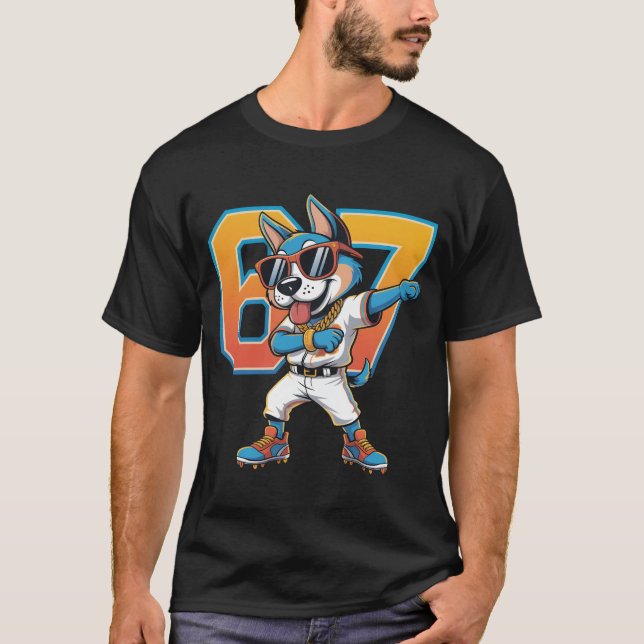 Funny Dabbing Blue Dog 67 Baseball Sports Fan Gift T-Shirt (Vorderseite)
