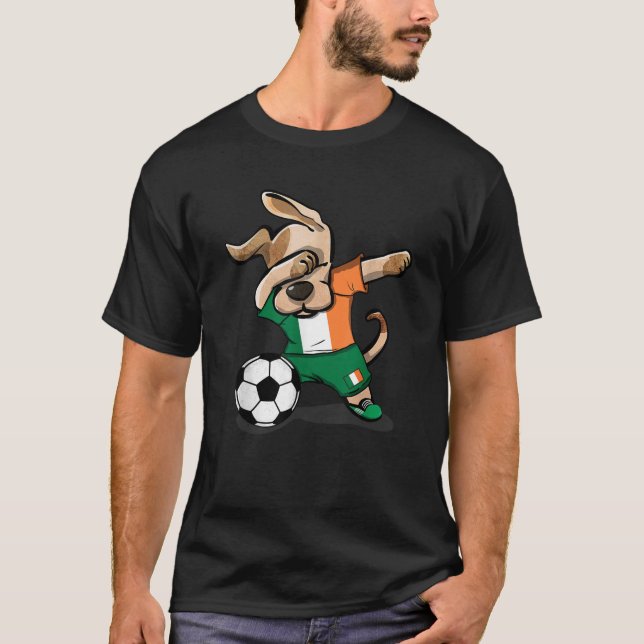 Funny Dabbing Dog Ireland Soccer Jersey Funny Iris T-Shirt (Vorderseite)