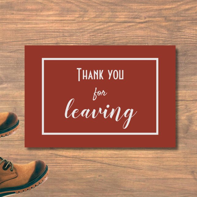 Funny "Danke, dass du Verlassen hast" Introvertier Fußmatte (This funny + stylish brick red doormat is for introverts, homebodies, and the lovably antisocial!)