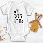 Funny der Hund tat es Baby Bodysuit Baby Strampler<br><div class="desc">Der Hund hat es getan! Man muss jemandem die Schuld geben, normalerweise dem Hund. Perfektes Baby Duschgeschenk für eine Hundemutter, dieser Hundeliebhaber Babyanzug wird ein Favorit sein! COPYRIGHT © 2020 Judy Burrows, Black Dog Art - Alle Rechte vorbehalten. COPYRIGHT © 2020 Judy Burrows, Black Dog Art - Alle Rechte vorbehalten....</div>