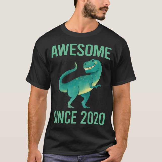 Funny Dinosaur - Phantastisch seit 2020 T-Shirt (Vorderseite)