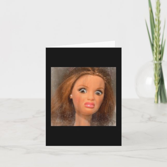 Funny Disguguast Doll Face Meme Karte (Vorderseite)