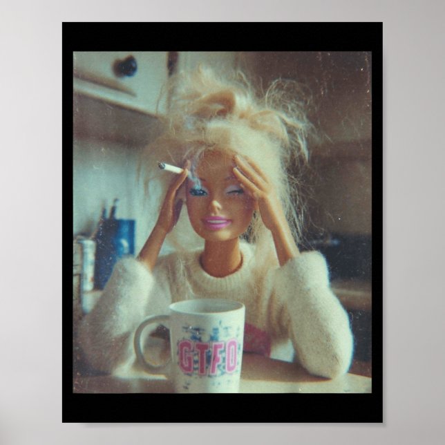 Funny Disgusting Doll Face Meme Smoking Sad Sarcas Poster (Vorne)