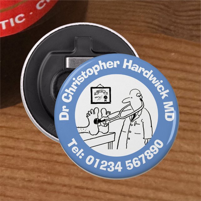 Funny Doctor mit Stethoskop Checking Feet. Flaschenöffner (Von Creator hochgeladen)