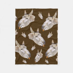 Funny Donkey, der eine Karotte isst, Fleecedecke