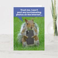Funny Eichhörnchen mit Handy, das Fotos macht