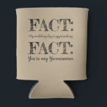 Funny & Elegant Fact Trauzeuge Vorschlag Khaki Dosenkühler<br><div class="desc">Funny & Elegant Fact Trauzeuge Vorschlag Sand Ecru Can Cooler Can Cooler: Koozie nicht behaltend Ihre Bierdose kalt? Wird dein Bier warm aber deine Hände Kalt? Dann löse dein Problem mit einem Dosenkühler von Zazzle. Diese Bierhülle ist nicht nur auf Vorder-, Rücken- und Untersohle vollständig anpassbar, sie besteht auch aus...</div>