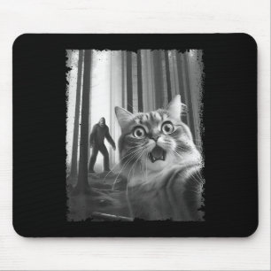 Funny erschreckte Katze Selfie mit Bigfoot Geschen Mousepad