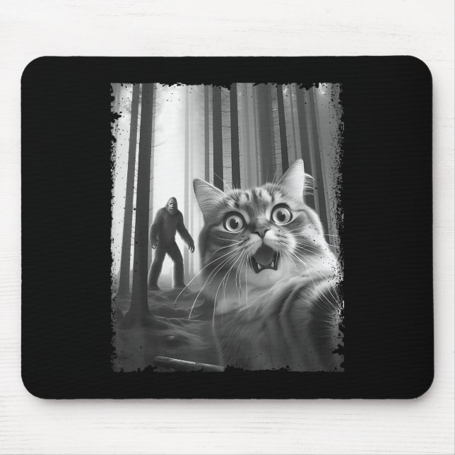 Funny erschreckte Katze Selfie mit Bigfoot Geschen Mousepad (Vorne)