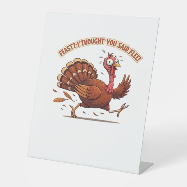 Funny Escaping Turkey Thanksgiving Classic T-Shirt Sockelschild (Vorderseite)