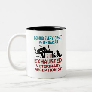 Funny Exhausted Veterinary Receptionist Zweifarbige Tasse