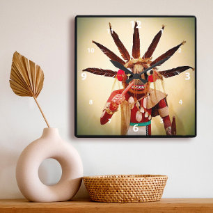 Funny Face Wood Kachina Doll Enjoy Every Moment Quadratische Wanduhr