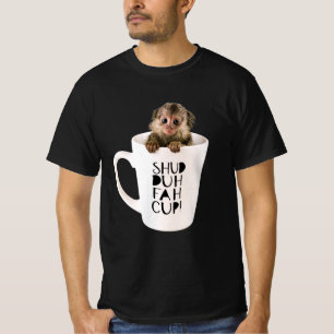 Funny Finger Monkey in einem SHUD-DUH-FAH-CUP Cup T-Shirt