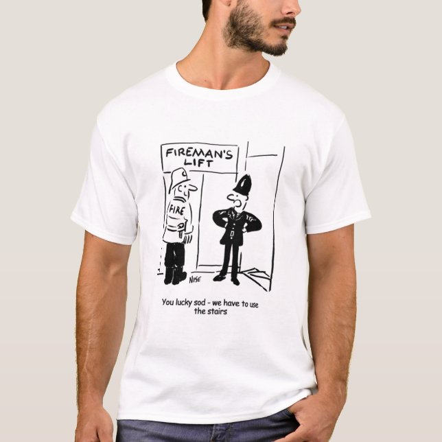 Funny Fireman Feuerwehrmann und Polizist Cartoon T-Shirt (Vorderseite)