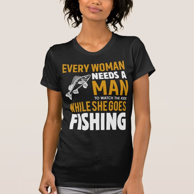 Funny Fishing Woman - Fishing Lovers T-Shirt (Vorderseite)