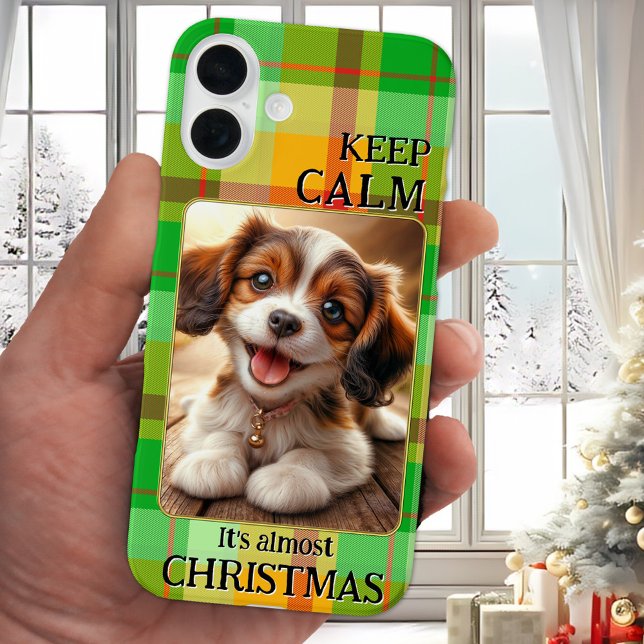 Funny Foto Behielt Calm Weihnachts-Handy Fall Case-Mate iPhone Hülle (Christmas phone case featuring your own favorite photo framed by a golden lining on colorful plaid)